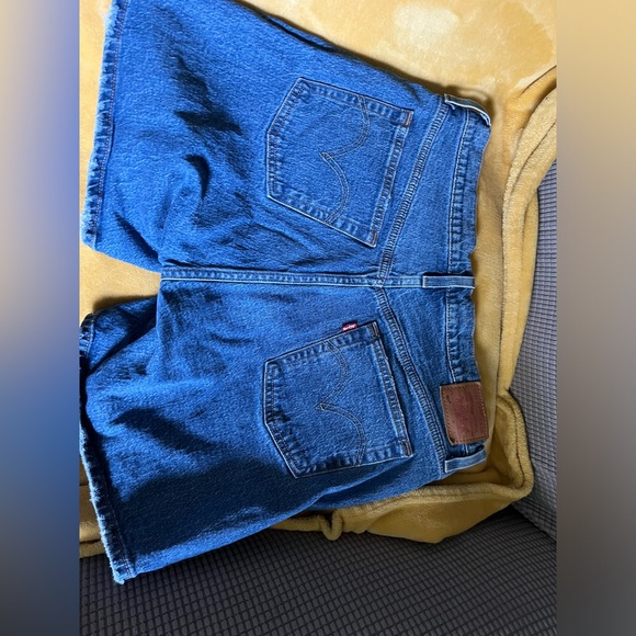 Women’s Levi Shorts New without tags. - Picture 6 of 7
